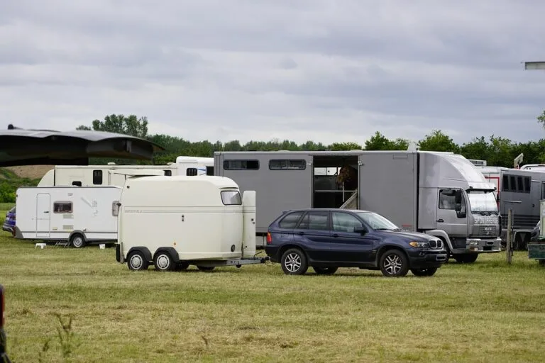 Les atouts des camping-cars profilés d'occasion : confort et équipements !