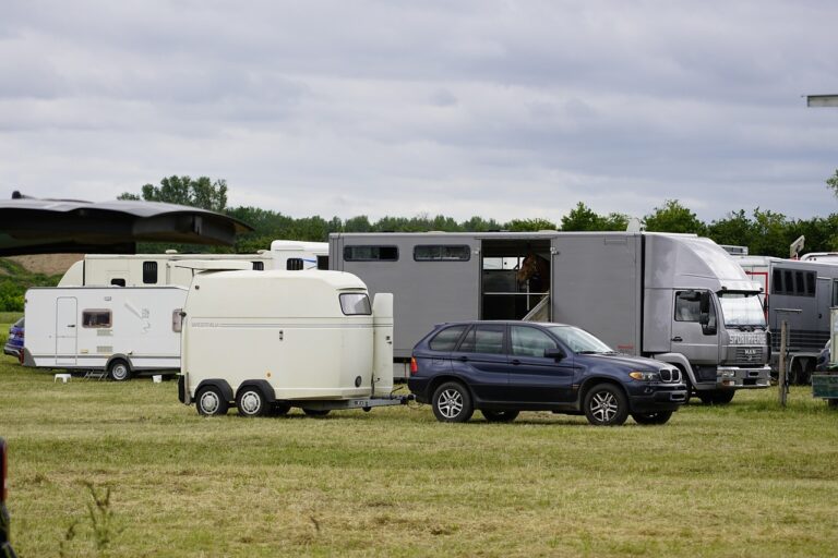 Les atouts des camping-cars profilés d'occasion : confort et équipements !