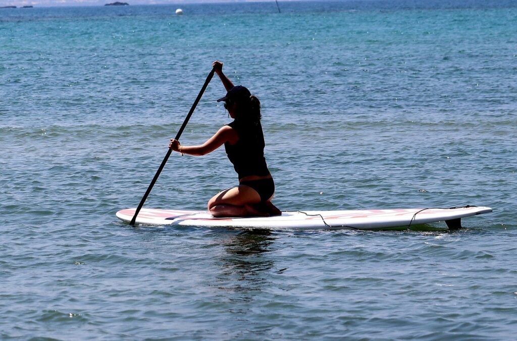 Top 5 des spots de SUP incontournables dans les Caraïbes